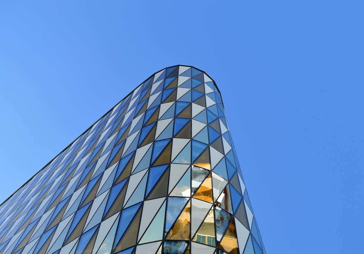 詹姆斯中国行凌晨落地上海,打高尔夫“倒时差”